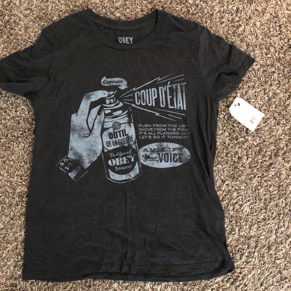 Obey tee